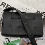 보테가 (징) 카세트 매듭 미니백 블랙