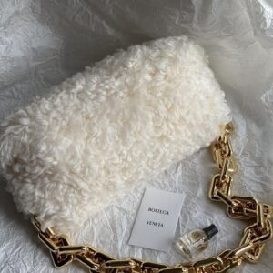 보테가 (징) 더 체인 파우치 클라우드 백 아이보리 620230