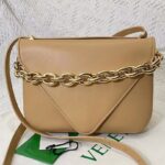 보테가 (징) 더 마운트 대형 신형 핸드백 베이지 667398