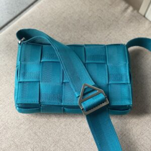 보테가 (징) 카세트 클래식 편직 요소 숄더백 블루 680513