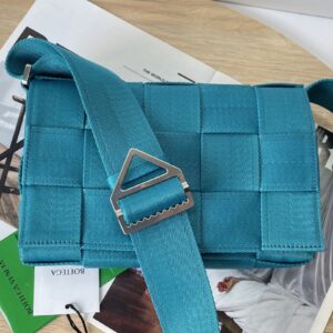 보테가 (징) 카세트 클래식 편직 요소 숄더백 블루 680513