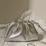 보테가 (징) 클라우드 백 실버 양가죽 576227