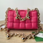 보테가 (징) 카세트 금구슬 체인 숄더백 핑크 680070