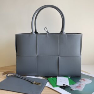 보테가 (징) 편직 가죽 토트백 베이지 B家609175