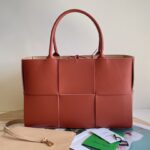 보테가 (징) 토트백 대형 베이지 편직 가죽 609175