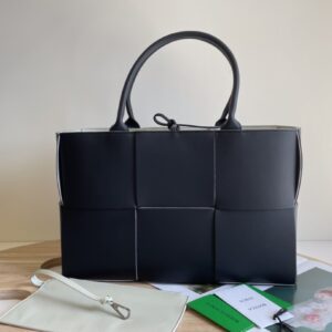 보테가 (징) 토트백 미디움 베이지 편직 가죽 609175