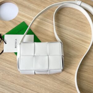 보테가 (징) 미니 카세트 백 화이트 666688