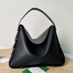 보테가 (징) 크레이들 삼각 어깨백 블랙 680057