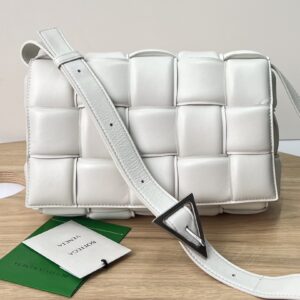 보테가 (징) 카세트 백 미니 화이트 70094