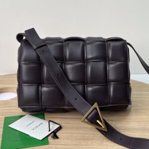 보테가 (징) 카세트 백 미디움 브라운 70094