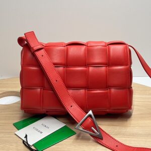 보테가 (징) 카세트 백 미디움 레드 70094