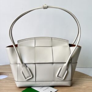 보테가 (징) 아르코 33 손가방 모던 디자인 아이보리 575941