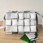 보테가 (징) 카세트 플랩 백 화이트 680698