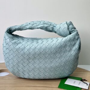 보테가 (징) 조디 중형 민트 양가죽 백 690225