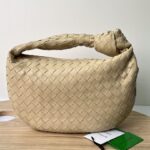 보테가 (징) 조디 미디움 베이지 양가죽 백 690225