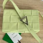 보테가 (징) 파우치 라이트 그린 667298