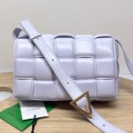 보테가 (징) 카세트 백 미디움 화이트 70094