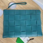 보테가 (징) 편직 소가죽 손가방 블루 649616