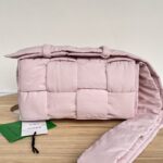 보테가 (징) 카세트 나일론 토푸백 핑크 628951