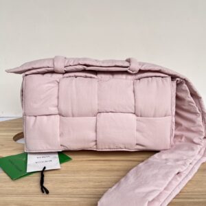 보테가 (징) 카세트 나일론 토푸백 핑크 628951