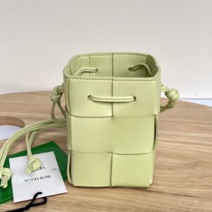 보테가 (징) 물통백 미니 라이트 그린 680217