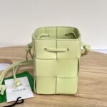 보테가 (징) 미니 백 라이트 그린 680217