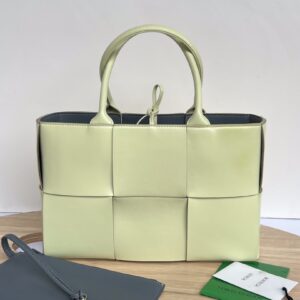 보테가 (징) 미니 토트백 라이트 그린 652867