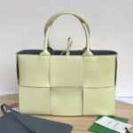 보테가 (징) 미니 토트백 라이트 그린 652867