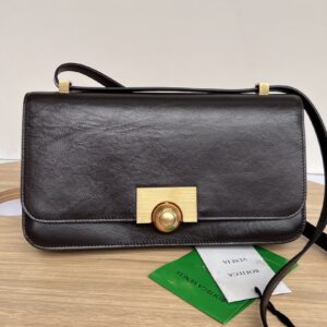 보테가 (징) 복고풍 황동 원형 잠금 가방 브라운 70322