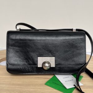 보테가 (징) 복고풍 황동 원형 잠금 가방 블랙 70322