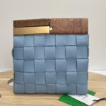 보테가 (징) 클래식 편직 요소 사이드 사이프러스 나무와 황동 하드웨어 블루 70394