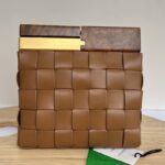 보테가 (징) 클래식 편직 가방 브라운 70394