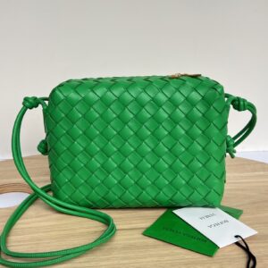 보테가베네타 (징) 업그레이드 버전 더블 지퍼 편직 사각백 그린 680225
