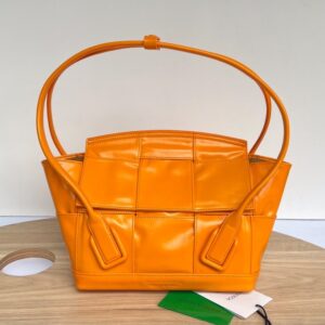 보테가 (징) 아르코 33 오일 왁스 소가죽 백 오렌지 666874