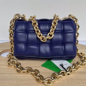 보테가 (징) 체인 퀼팅 미니백 네이비 631421