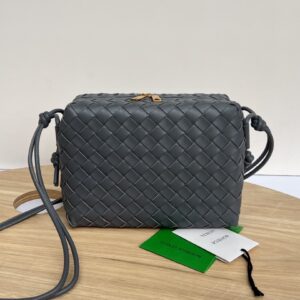 보테가베네타 (징) 업그레이드 버전 더블 지퍼 편직 사각백 그레이 680225