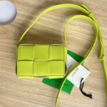 보테가 (징) 미니 카세트 백 라임 그린