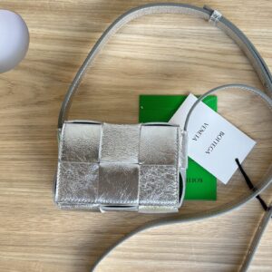 보테가 (징) 미니 카세트 백 실버 양가죽 666688