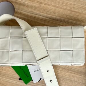 보테가 (징) 클러치백 화이트 70136
