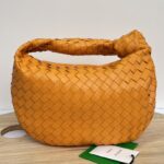 보테가 베네타 (징) 조디 중형 오렌지 양가죽 백 690225