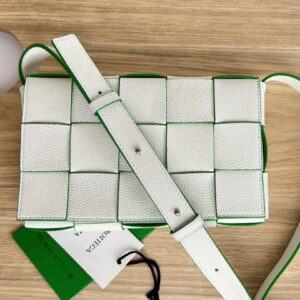 보테가 (징) 카세트 매트릭스 미니백 화이트