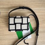 보테가 (징) 미니 백 크림 캔버스 소가죽 714618