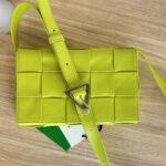 보테가 (징) 클러치 미니 네온 그린 667298