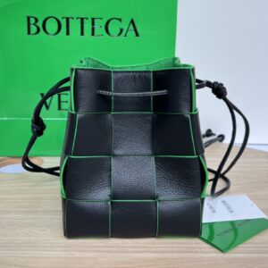 보테가 (징) 미니 백팩 블랙 그린 680218