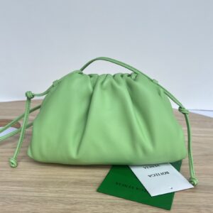 보테가 (징) 파우치형 미니백 라이트 그린 576227
