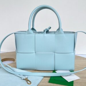 보테가 (징) 미니 토트백 소가죽 하늘색