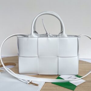 보테가 (징) 미니 토트백 화이트 709337