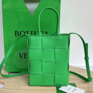 보테가 (징) 카세트 미니 토트 그린 소가죽 709341
