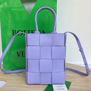 보테가 (징) 카세트 미니 토트 퍼플 소가죽 709341