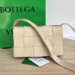 보테가 (징) 카세트 위빙 백 아이보리